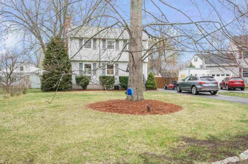 70 Underhill St, Nashua, NH 03060-4012