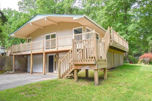 2 Old Stage Coach Rd, Andover, NJ 07821-3312