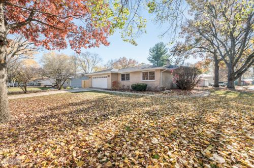 816 Emerald Dr, Naperville IL  60540-7246 exterior