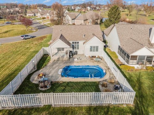 3949 Doral Ln, Elkhart, IN 46517-3867