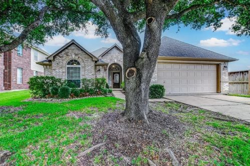 7039 Clustering Oak Ct, Richmond TX  77407-0822 exterior