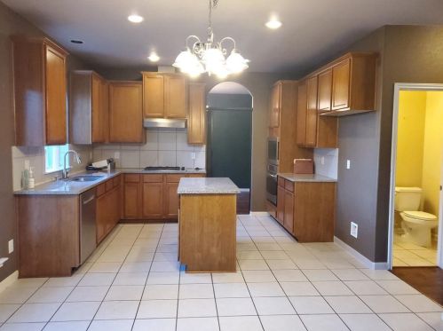 2009 Plum Falls Ln, Pearland, TX 77581-3607