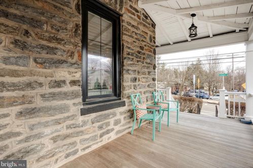 301 Gravers Ln, Philadelphia PA 19118-2802 exterior