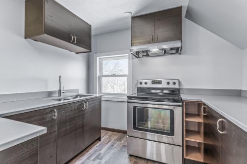 738 Fry St, Saint Paul, MN 55104-1189