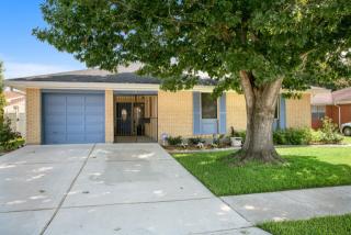 2117 Emerson St, Gretna, LA 70056-2924