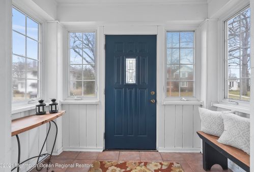 812 Oak Ter, Point Pleasant Beach, NJ 08742-2421
