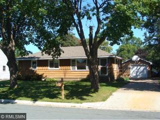 808 14th St, Hastings, MN 55033-2612