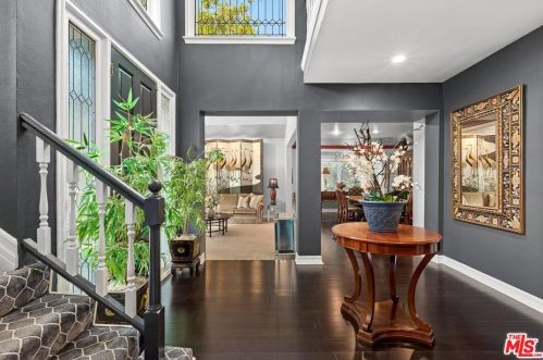 4949 Hayvenhurst Ave, Van Nuys, CA 91436-1112