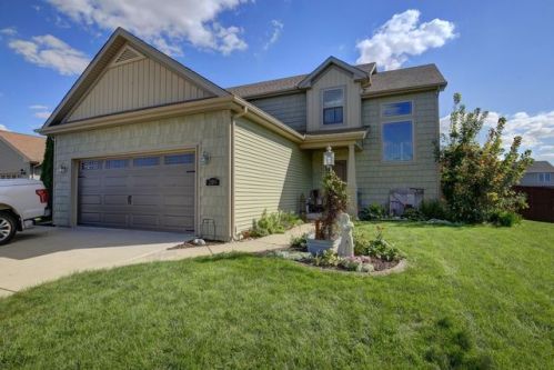209 Bryce Ln, Tolono, IL 61880-9301