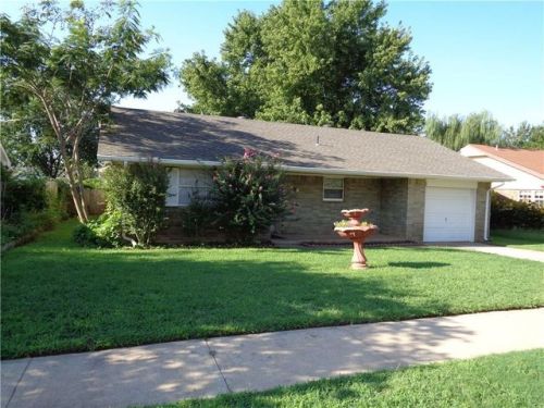 1510 Rock Hollow Dr, Norman, OK 73071-3841
