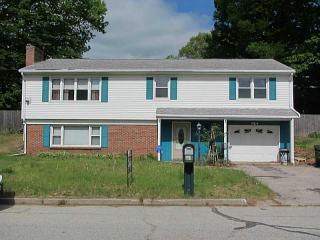10 Candlewood Dr, Smithfield, RI 02828-1802