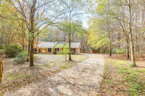 111 Cook Ln, Newnan, GA 30263-3558