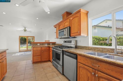 3740 Bamboo Ct, Concord, CA 94519-1402