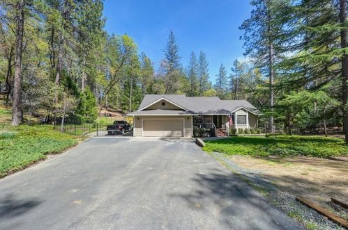 5971 Arrowhead Dr, Michigan Bluff, CA 95631-9602
