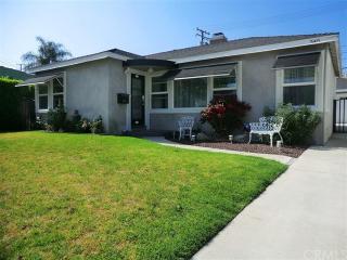 345 Victory Ct, Burbank, CA 91506-2536