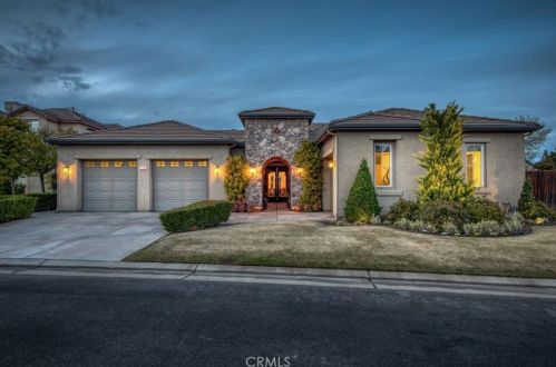 1698 Gatwick Ln, Fresno, CA 93730-3597