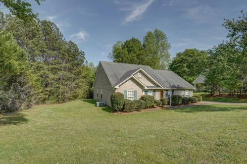 35 Autumn Ct, Porterdale, GA 30016-9044