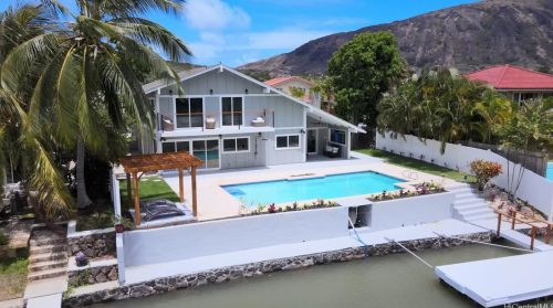 6847 Niumalu Loop, Honolulu HI  96825-1646 exterior