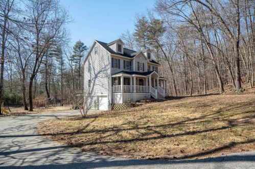 11 Mockingbird Ln, Kingston, NH 03848-3629