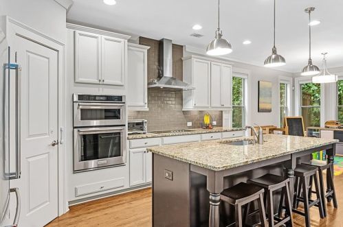 2113 Elvan Cir, Atlanta GA  30317-1307 exterior