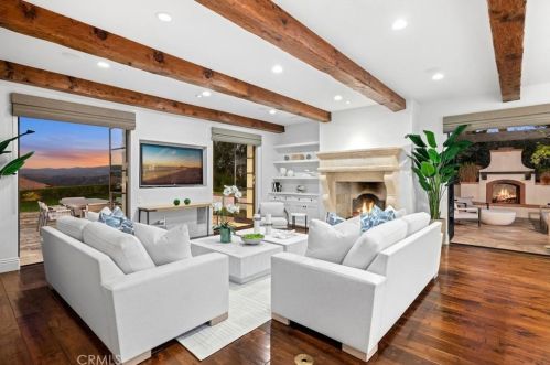 22 Black Falcon, Irvine CA  92603-0420 exterior