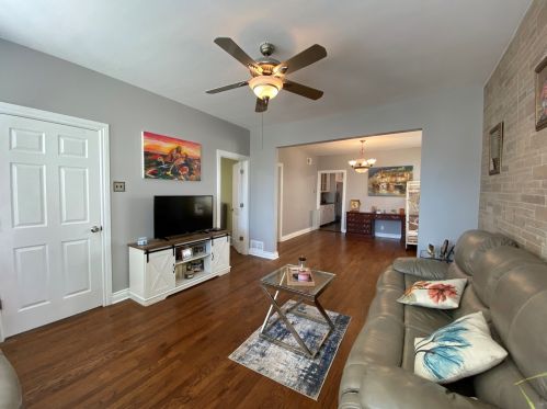5832 Cornelia Ave, Chicago, IL 60634-4349