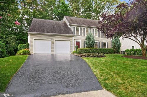 6738 Stonecutter Dr, Springfield, VA 22015-4100