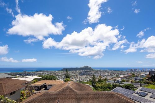 3933 Nioi Pl, Honolulu, HI 96816-3925