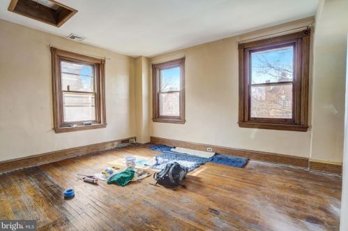 437 44 St, Philadelphia PA 19104-2910 exterior