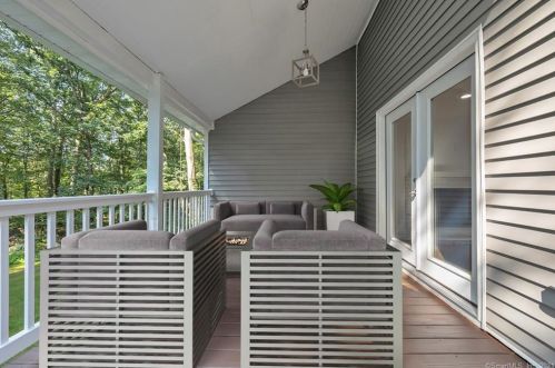 885 Main St, Upper Stepney CT  06468-2811 exterior