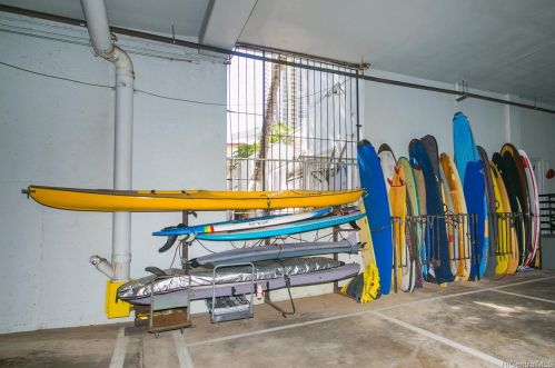 2611 Ala Wai Blvd, Honolulu HI  96815-3981 exterior