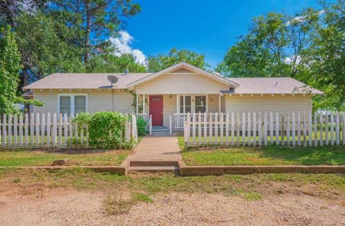 893 Alcoa Ave, Rockdale, TX 76567-2201