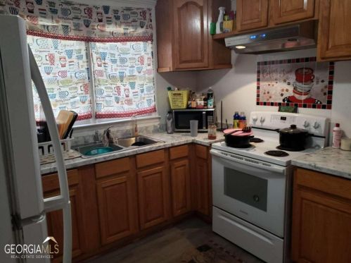 249 Brobston St, Baxley, GA 31513-0839