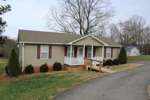 212 Cliffview Dr, Ravenscroft, TN 38583-2501