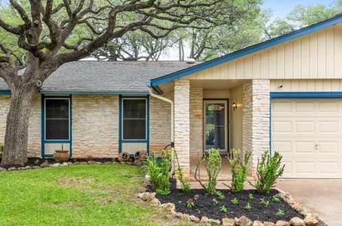 4000 Beaconsdale Dr, Austin TX  78727-2955 exterior