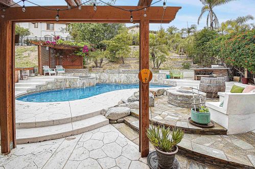 1282 Granite Spg Dr, Chula Vista CA  91915-2506 exterior
