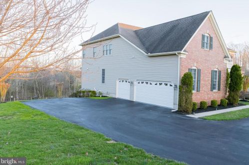 14314 Roxbury Lake Dr, Glenelg, MD 21737-9600