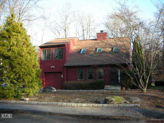 2 Steeple Top Rd, Norwalk, CT 06853-1039