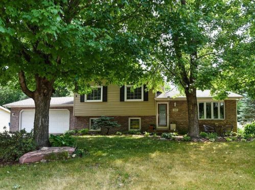 208 Maple Ln, Otsego, MN 55376-9770