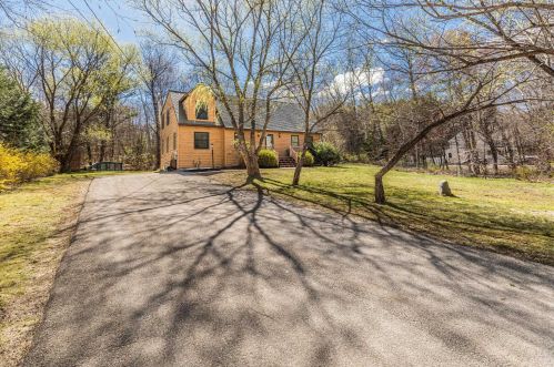 24 Tamarack Rd, Lee, NH 03861-6317