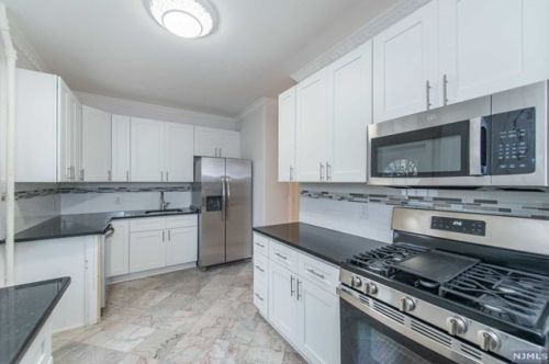 32 Washington Pl, Outwater, NJ 07026-3118