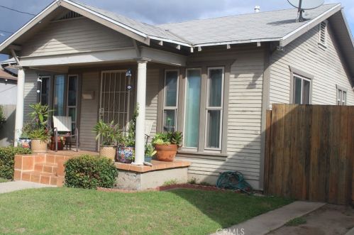 605 Kelso St, Inglewood, CA 90301-2805