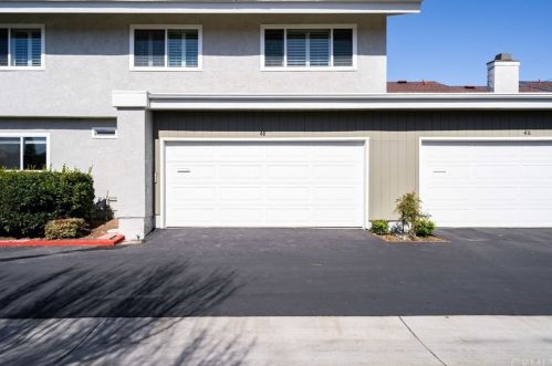 48 Goldenbush, Irvine CA  92604-2839 exterior