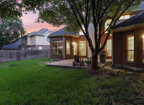 1316 Crepe Myrtle Dr, Lewisville, TX 75028-3613