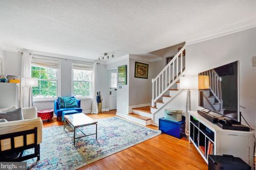 4669 36th St, Arlington, VA 22206-1725