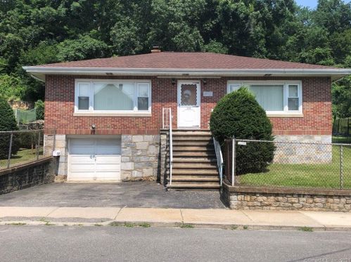 113 Platt St, Waterbury, CT 06704-3018