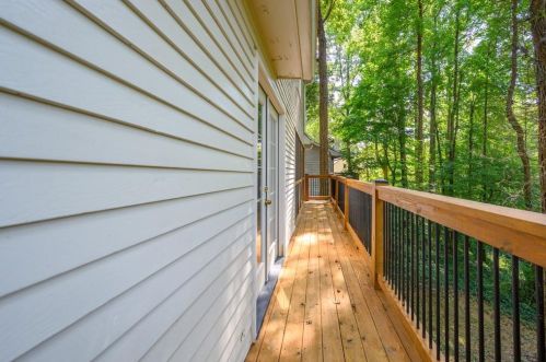 1150 Churchill Downs Rd, Atlanta GA  30319-1024 exterior