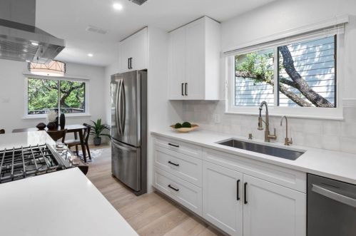 6517 Fair Vly Trl, Austin TX  78749-1250 exterior