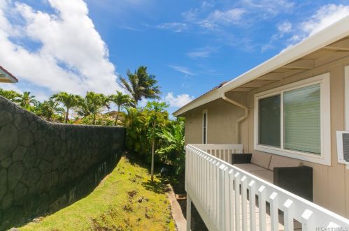 989 Kaluanui Rd, Honolulu HI  96825-1324 exterior