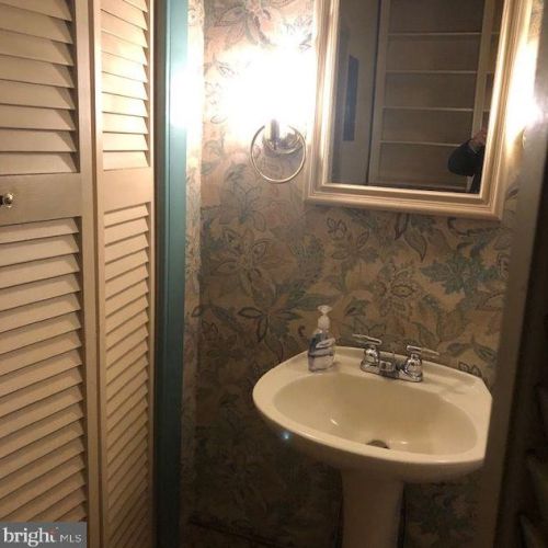 241 Mary St, Lancaster PA  17603-3329 exterior